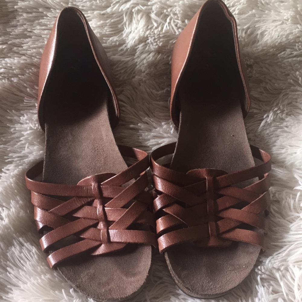 Cute brown Sandals Size 8